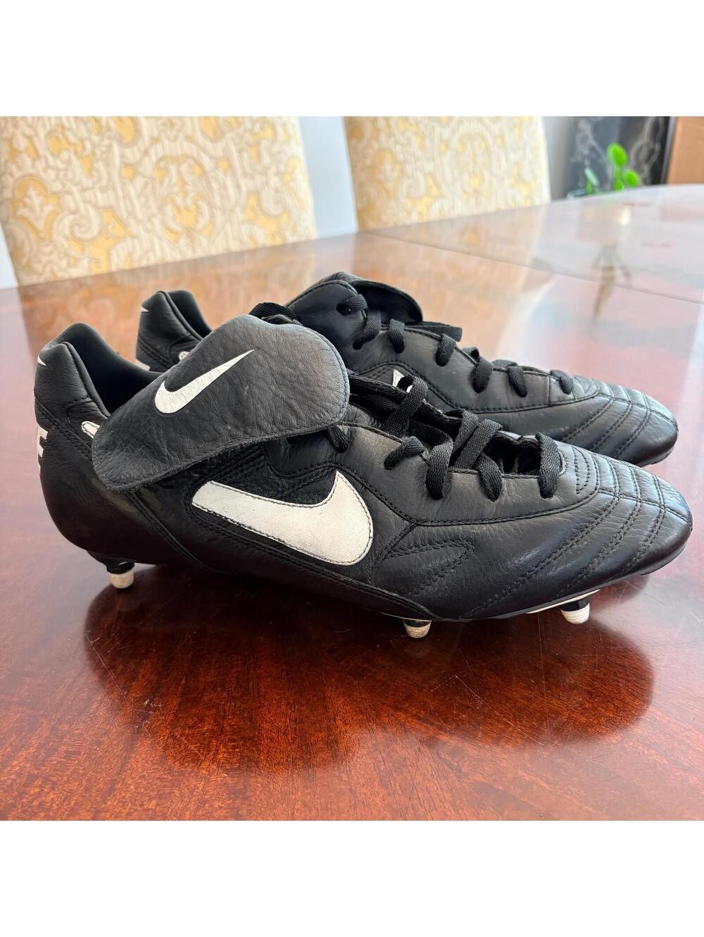 Nike Tiempo Football Soccer Cleats Black Leather Size 12
